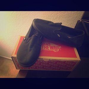 Vans slip on shoes low